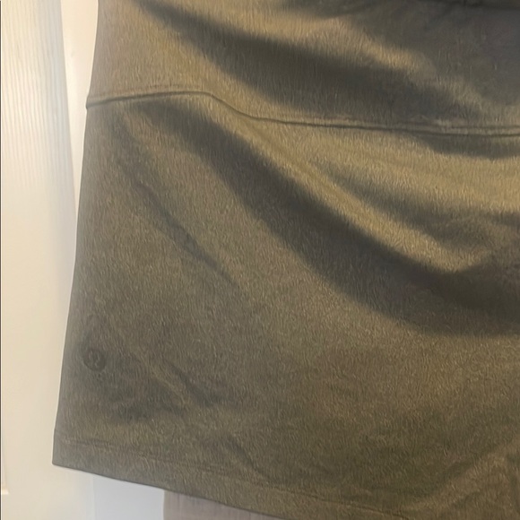 Lululemon Athletica Athletic Shorts with Elastic Waistband in gray and black - Picture 5 of 7